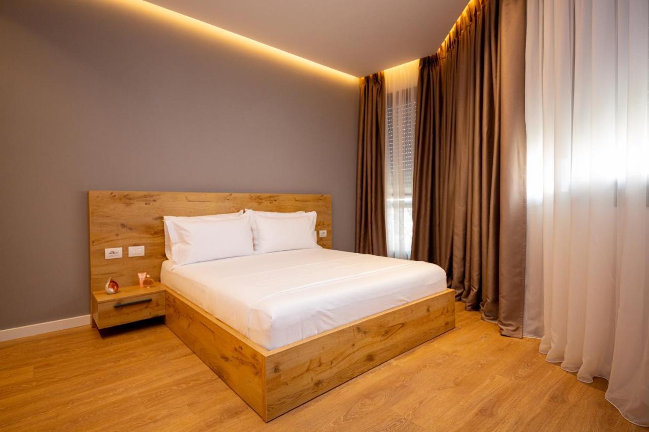 Central Chic Apartments ติรานา ภายนอก รูปภาพ