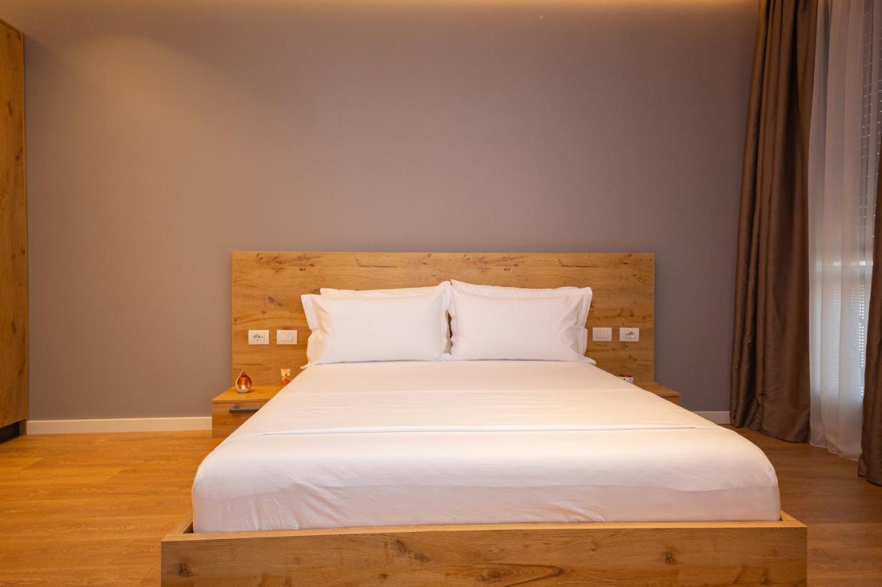 Central Chic Apartments ติรานา ภายนอก รูปภาพ